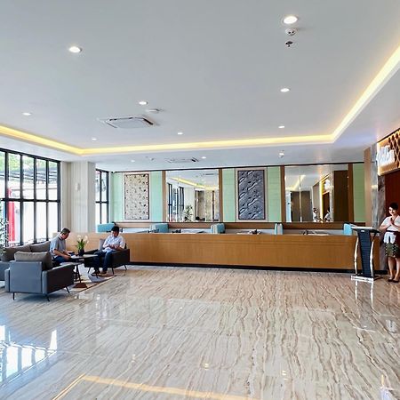 D'Primahotel Airport Sultan Hasanuddin Makassar Sudiang Kültér fotó